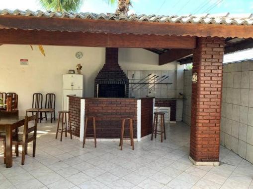 Apartamento 2 Quartos A 5 Minutos A Pe Da Praia Da Enseada グァルジャー エクステリア 写真