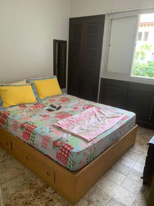 Apartamento 2 Quartos A 5 Minutos A Pe Da Praia Da Enseada グァルジャー エクステリア 写真